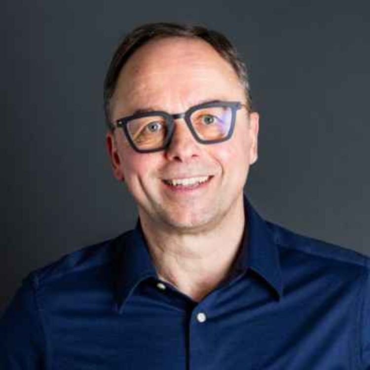 cover art for ML337: Dr. Vince Molinaro (CEO @LeadwithLCI.com)