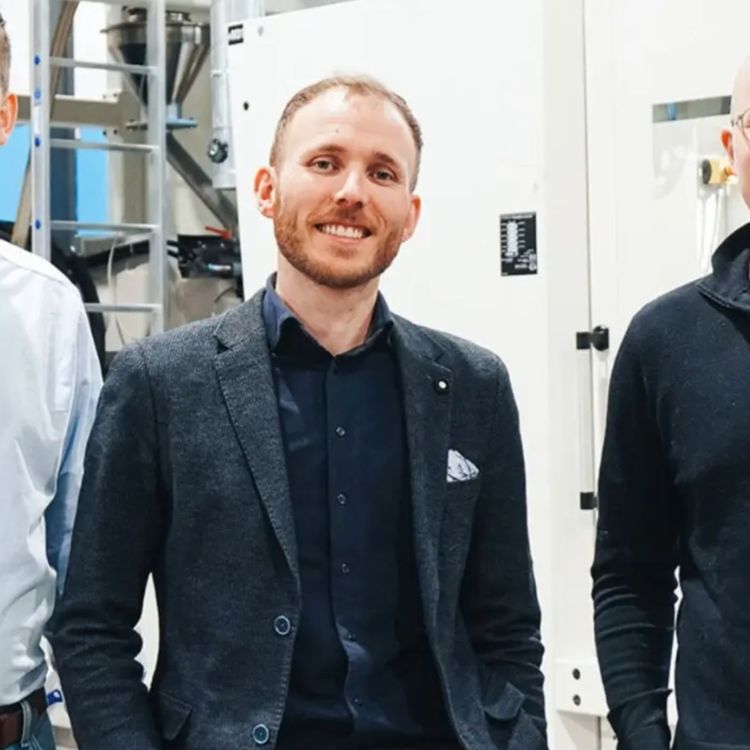 cover art for Kuttet hjertebarnet for å tilpasse seg markedet: Slik gikk Retyre fra nisje til masseproduksjon