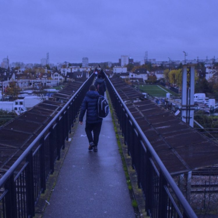 cover art for Confinés mais solidaires, l'exemple de Bondy