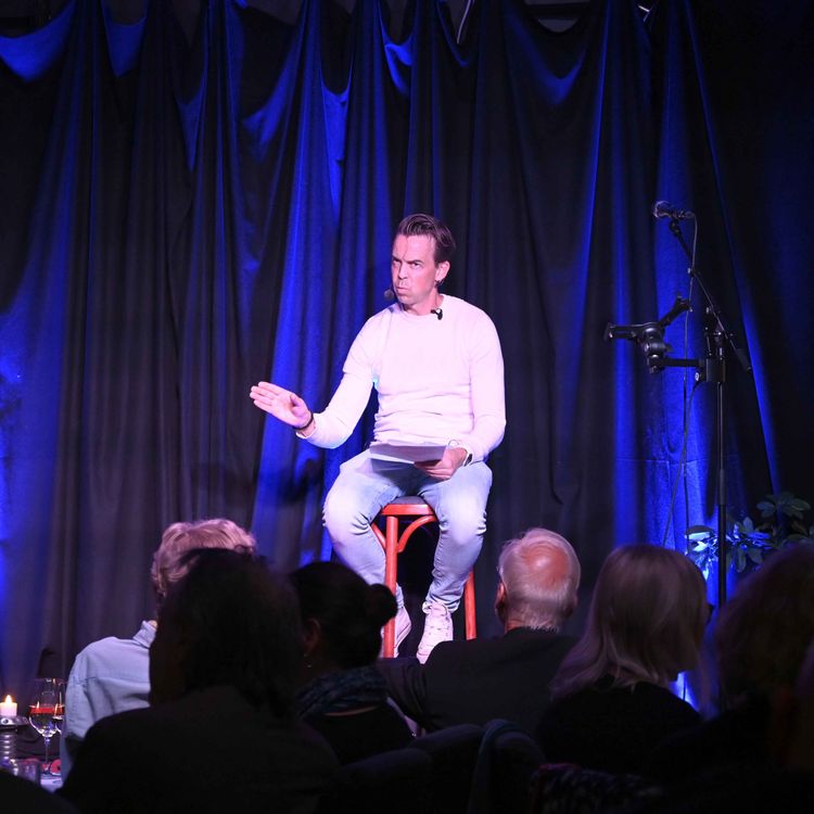 cover art for #331 - Tid for debut som "standup komiker"