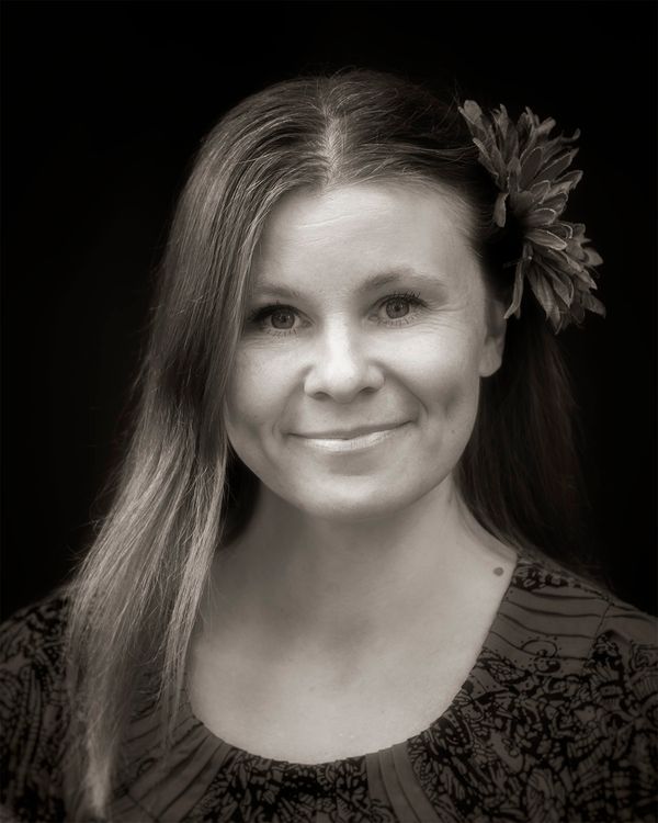 cover art for Episode 024 - No Labels, No Limits - with Otakara Klettke, Passionate International Author