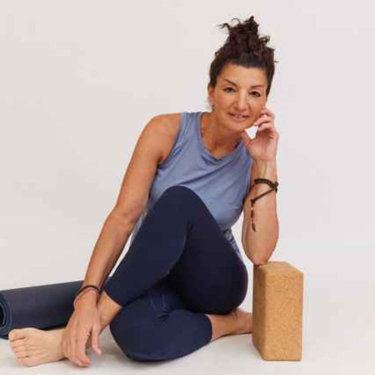 cover art for Overcoming Imposter Syndrome in Yoga Teaching | #130 with Karen Fabian 