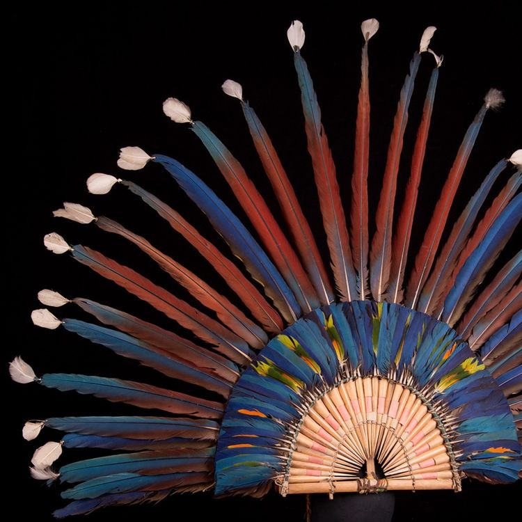 cover art for MUSEOS QUE MUEVEN EL PISO, hablando de museos bolivianos en Radio París La Paz