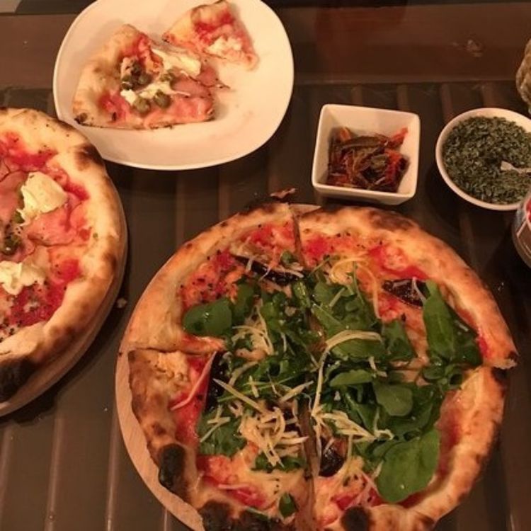 cover art for LOS CÓDIGOS QR DE EFÍMERA, Ariel Terán y Catalina Belmonte en Radio París La Paz