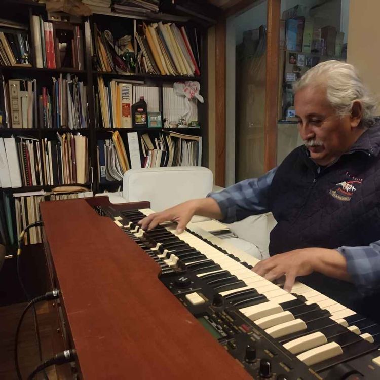 cover art for LA BIBLIOTECA DE NICOLÁS SUÁREZ, Radio París La Paz