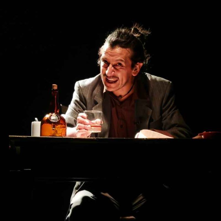 cover art for TEATRO BOLIVIANO QUE CRUZA FRONTERAS,  Mica Rosado y Kike Gorena en Radio París La Paz