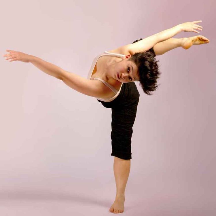 cover art for DANZANDO ENTRE NIÑOS Y ADULTOS, Elena Filomeno en Radio París La Paz