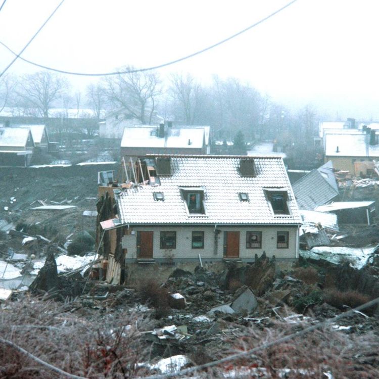 cover art for Raset i Tuve