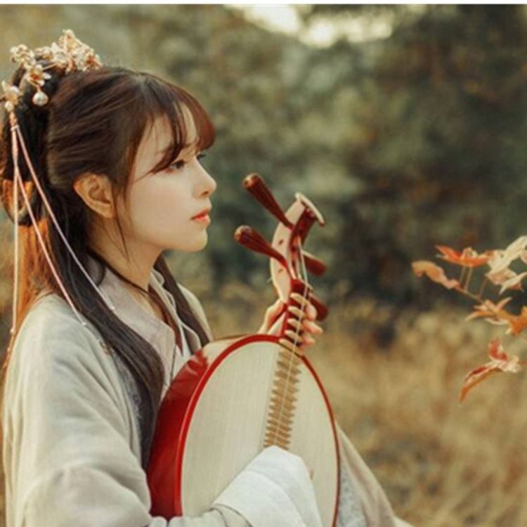 cover art for 古诗英译|越人歌：山有木兮木有枝，心悦君兮君不知