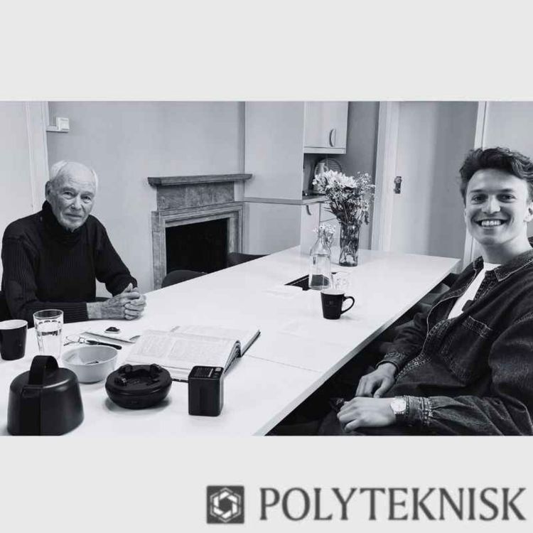 cover art for Lytt til #PolyPod: Frigjøringsdagen: Fred og demokrati, da og nå?