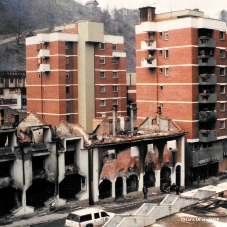 cover art for Les prises de paroles publiques | Srebrenica - Épisode 1 : Entrer dans l’enclave