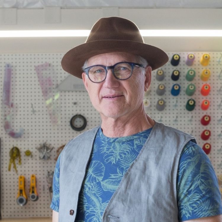 cover art for Tinker Hatfield un Genio y Artista pop