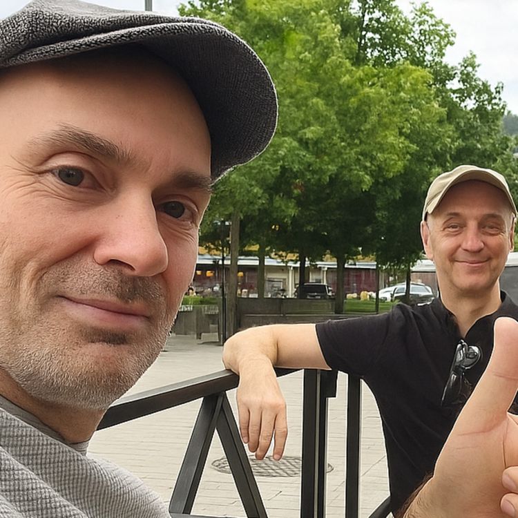 cover art for An English *special edition* to celebrate our 5th year of podcasting. 