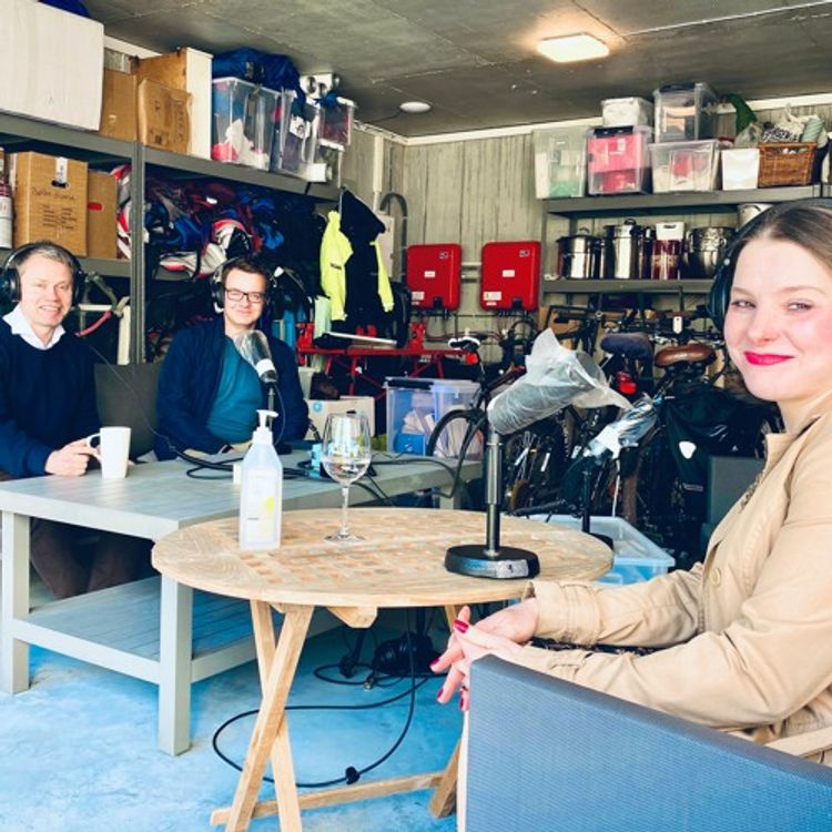 cover art for Vi drøfter koronakrisen - om statens tiltak slår til, eller slår feil.