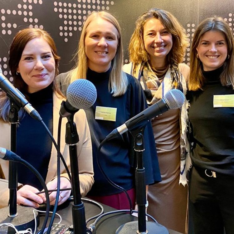 cover art for Silvija Seres om hvordan vi må lede og leve for å overleve  Den 4. industrielle revolusjon.