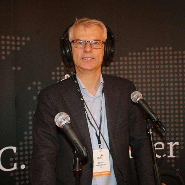 cover art for Professor Øystein Thøgersen, rektor ved NHH og Torbjørn Torsvik PwC, Macrobilde ved Controllerdagen