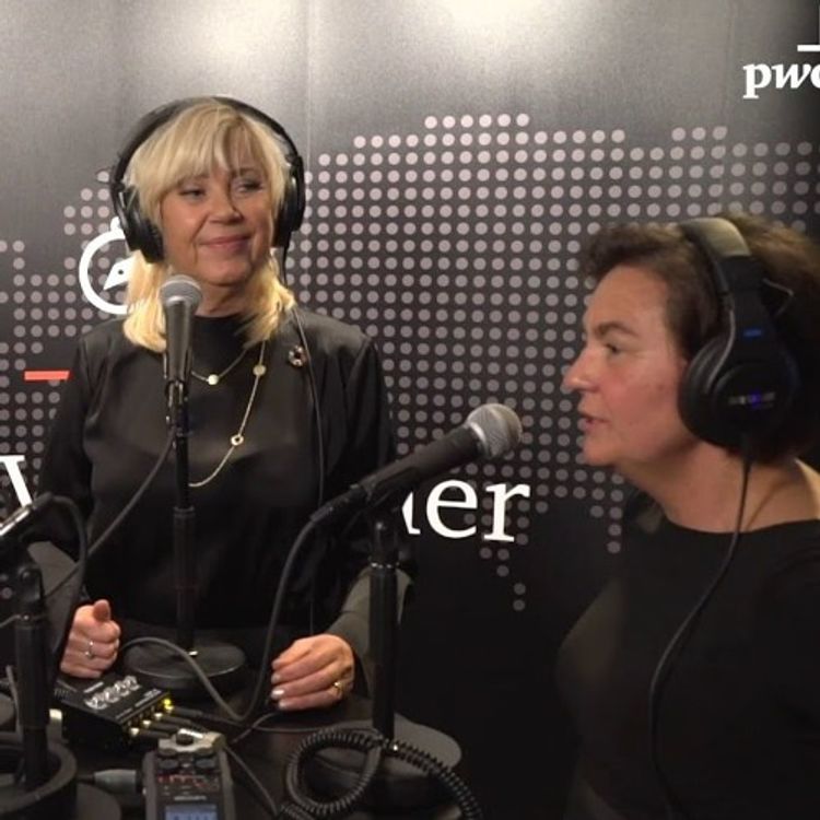 cover art for Time To Step Up, Bærekraft - Marit Warnche, adm dir Bergen Næringsråd  og styreleder  Lisbeth Nærø