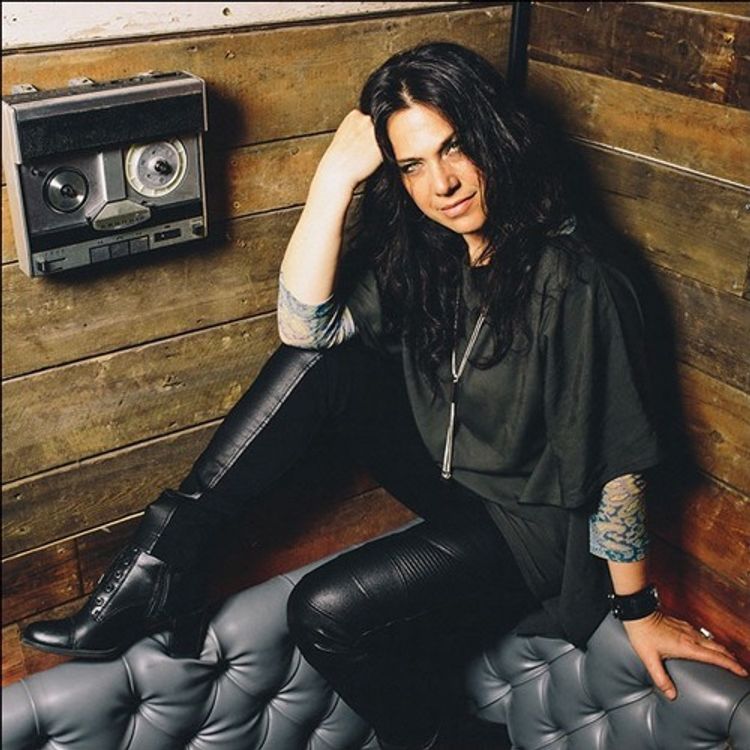 cover art for Sari Schorr on Breaking it Down with Frank MacKay - Singer, Songwriter