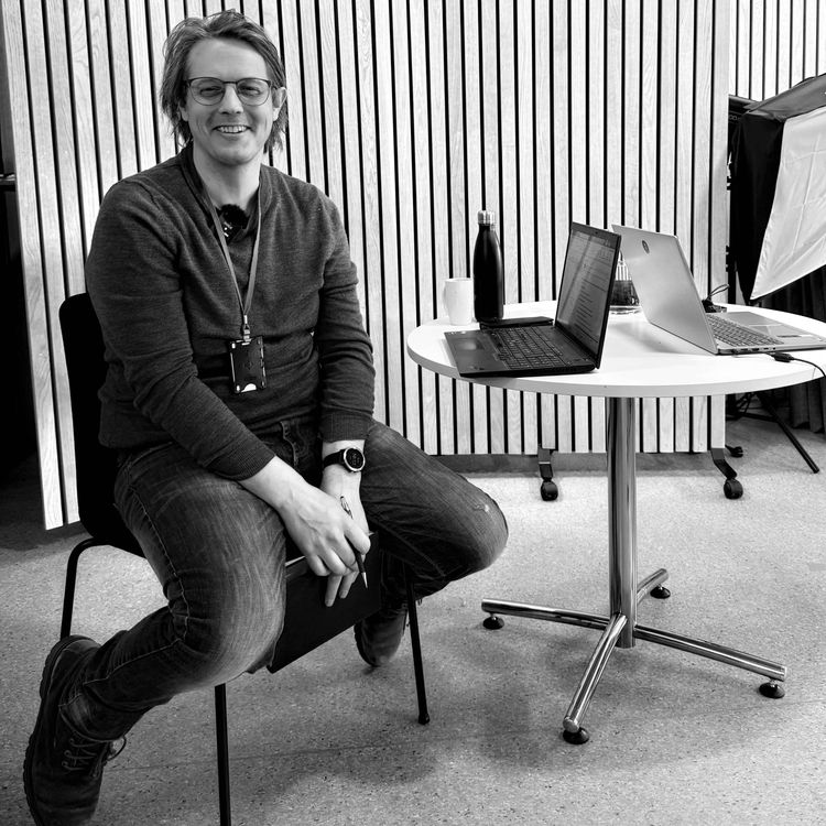 cover art for Hjerneforsker Bjarte Løfaldli om stress, søvn og skjermbruk 