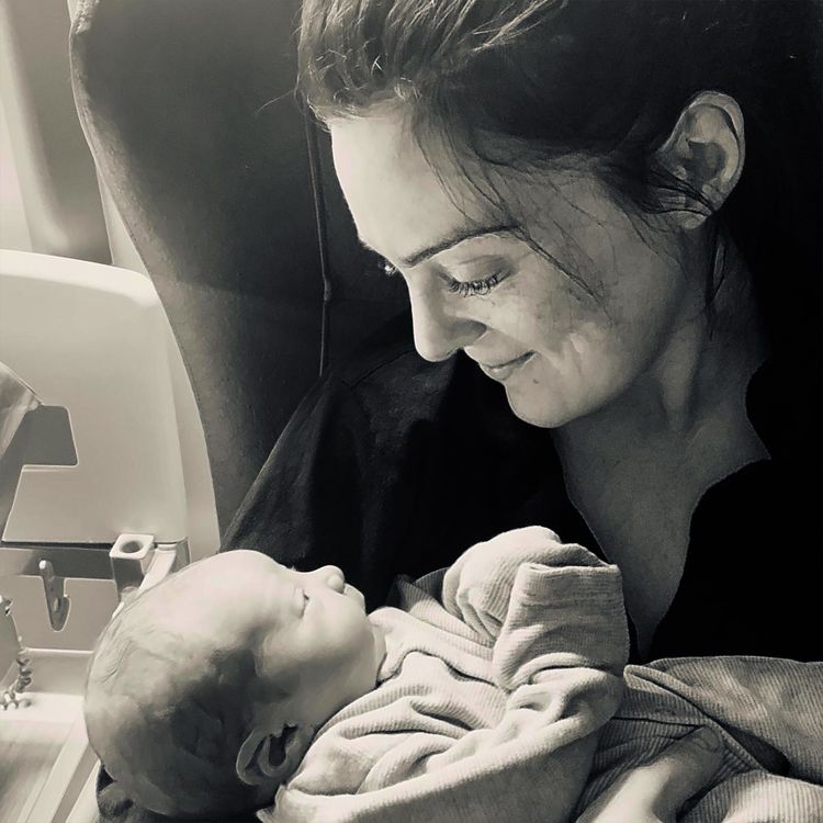 cover art for Pregnancy and me (Kate Lynch)