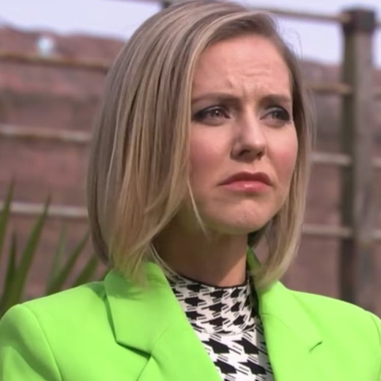 cover art for EP325- Steph Waring: Leaving Hollyoaks, Hollyoaks Calendars and Life Coaching