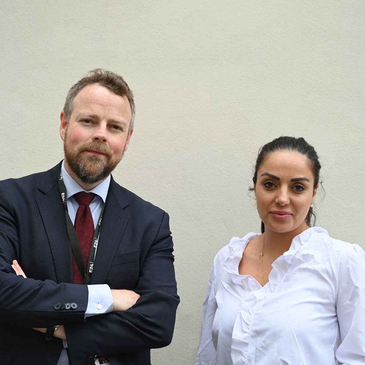 cover art for Dana Manouchehri og Torbjørn Røe Isaksen om Kapitalistisk Pride, falske nyheter og kirkebrenning