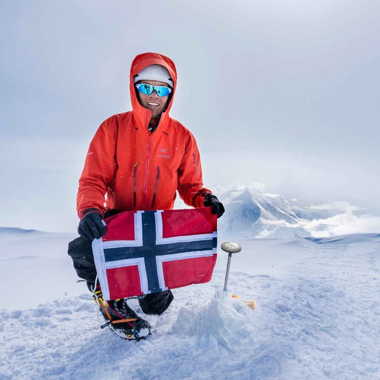 cover art for #6 - Sindre Kolbjørnsgard - Rekordforsøk på alle 2000-meters topper i Norge og tips til fotturen