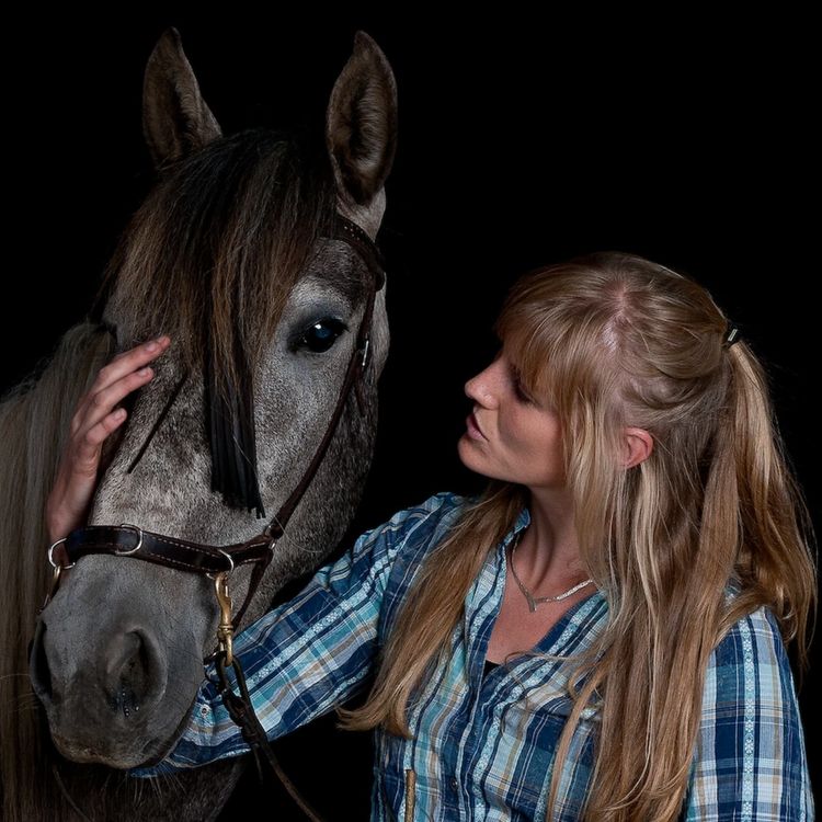 cover art for 132 - Hestekvinner snakker om hest III