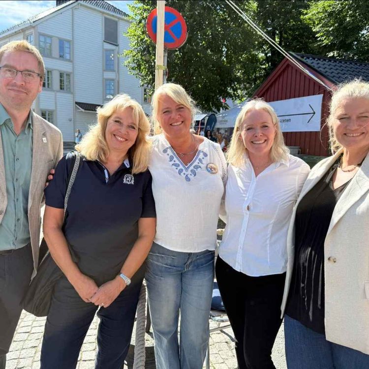 cover art for 254 - Hestevelferdsdebatten - Arendalsuka 2025