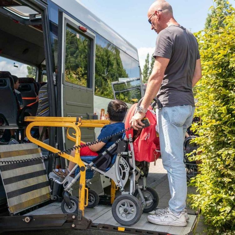 cover art for 3. Les trajets en bus interminables de l’enseignement spécialisé flamand