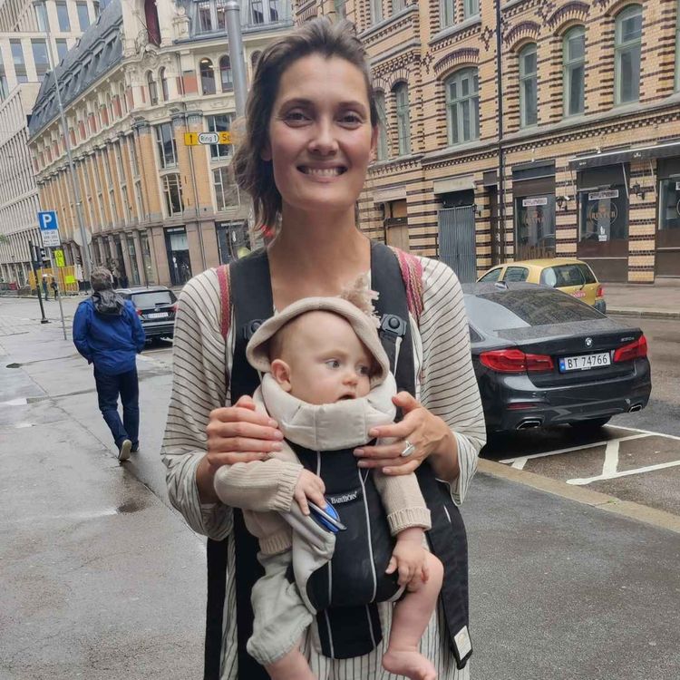 cover art for Bli kjent med Jeanett, programleder i I lys av døden, i radiOrakels Prortrettet