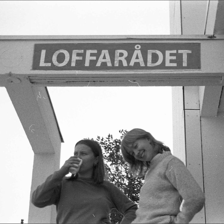 cover art for Episode 12 - Loffarådet - Analoge nudes, china sauce og hvordan stalke Trym.