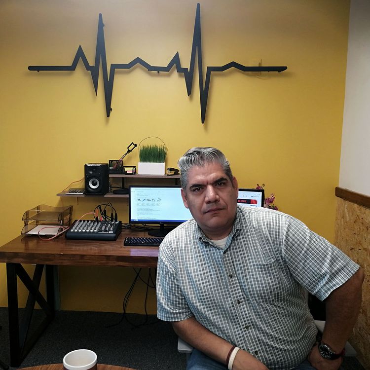 cover art for En esta ocasión coincide con el Día del Profesor