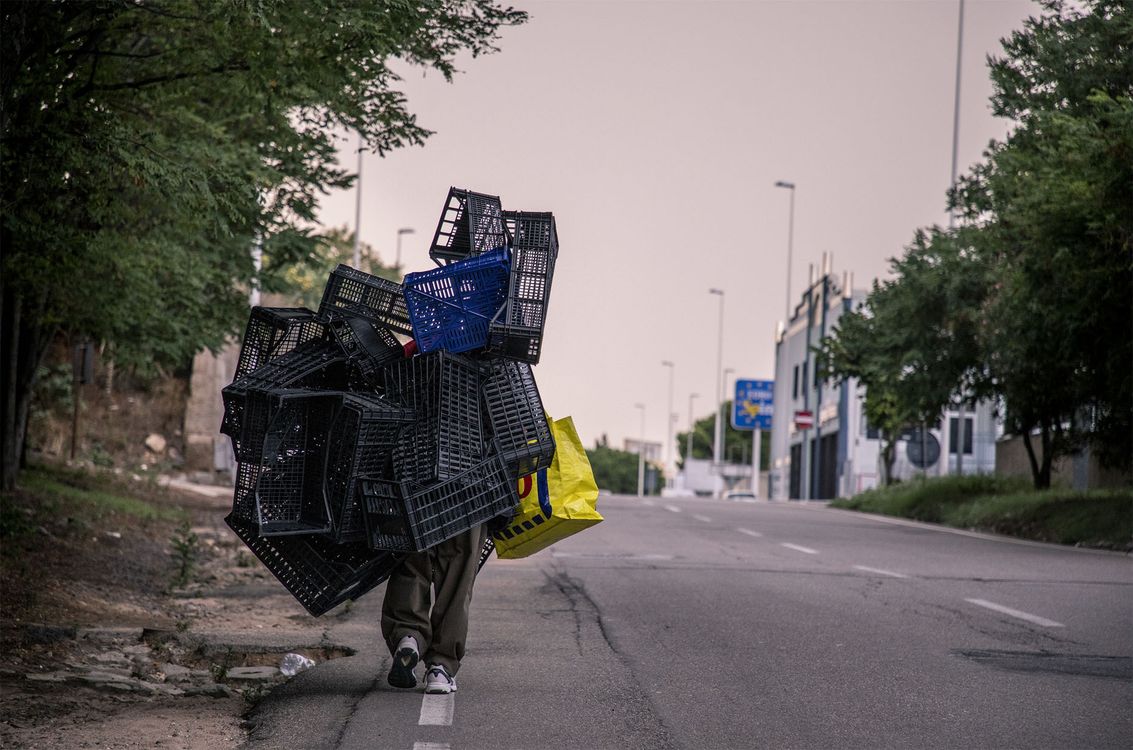 cover art for Intervista a Paola Cireddu – “L’uomo del mercato”