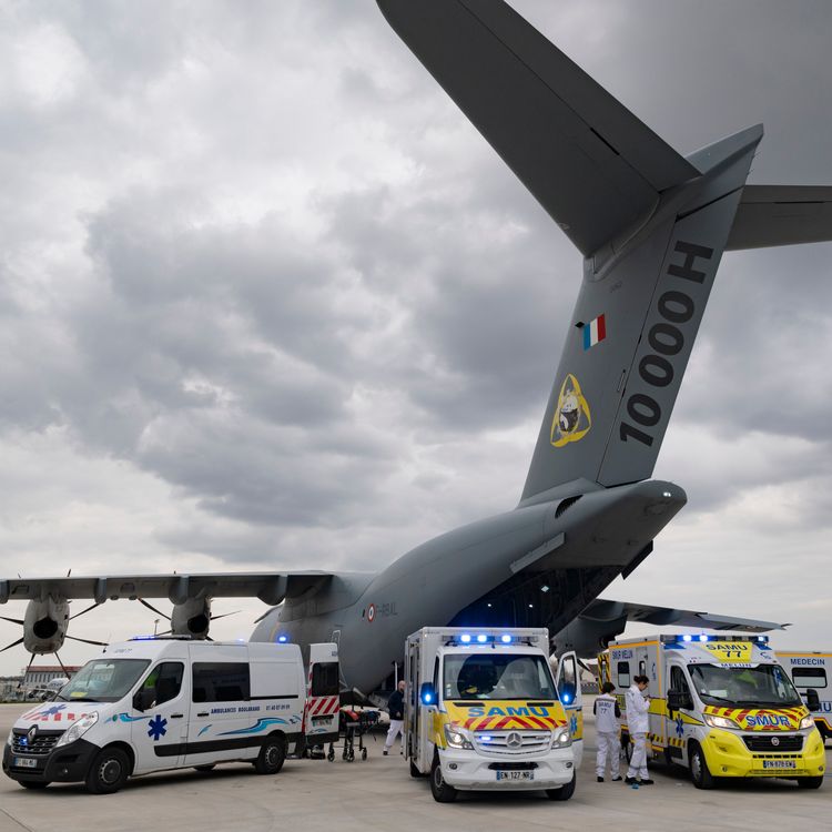 cover art for A400M ATLAS : Nouveau renfort sanitaire de poids pour lutter contre le coronavirus (Juin 2020)