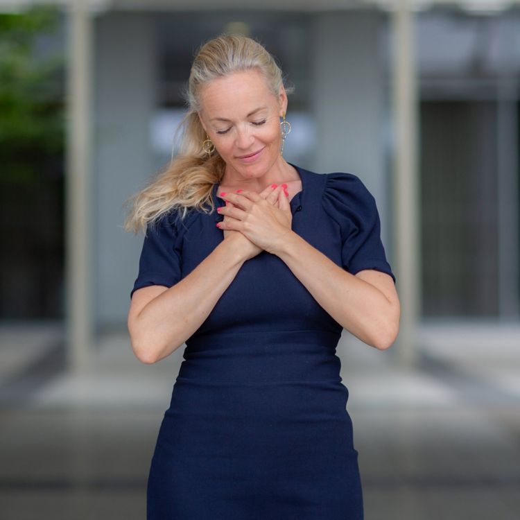 cover art for 119. Krisens helbredende kraft, overgangsalder og portalen til kærlighed - Anja Steensig