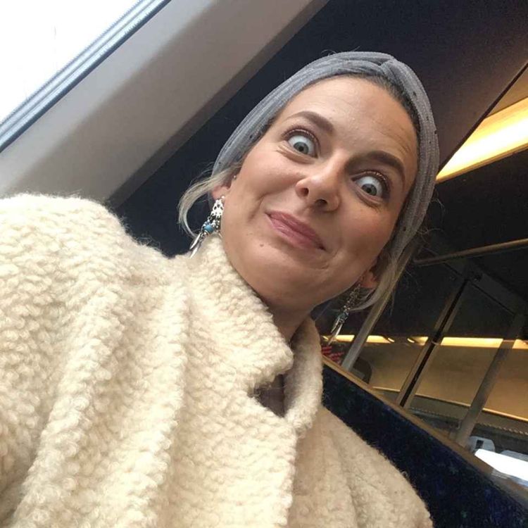 cover art for 121. Fra lønarbejde i DR til influencer på fuld tid - Camille Gudmand Lange 