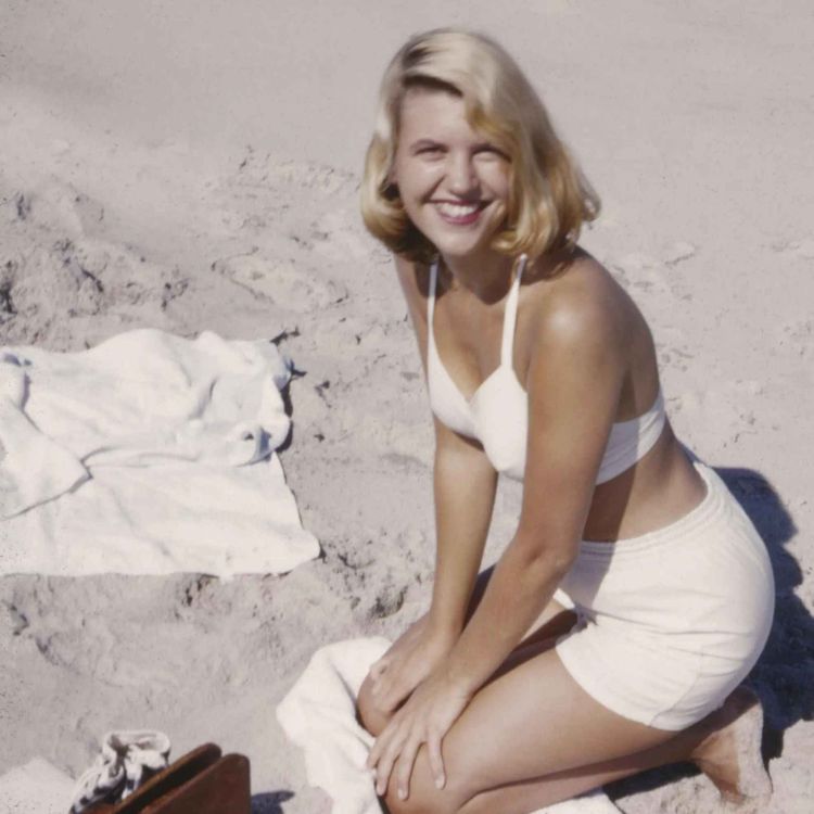 cover art for Sylvia Plath por Mariana Enríquez: la mujer que lo ha sido todo para todos
