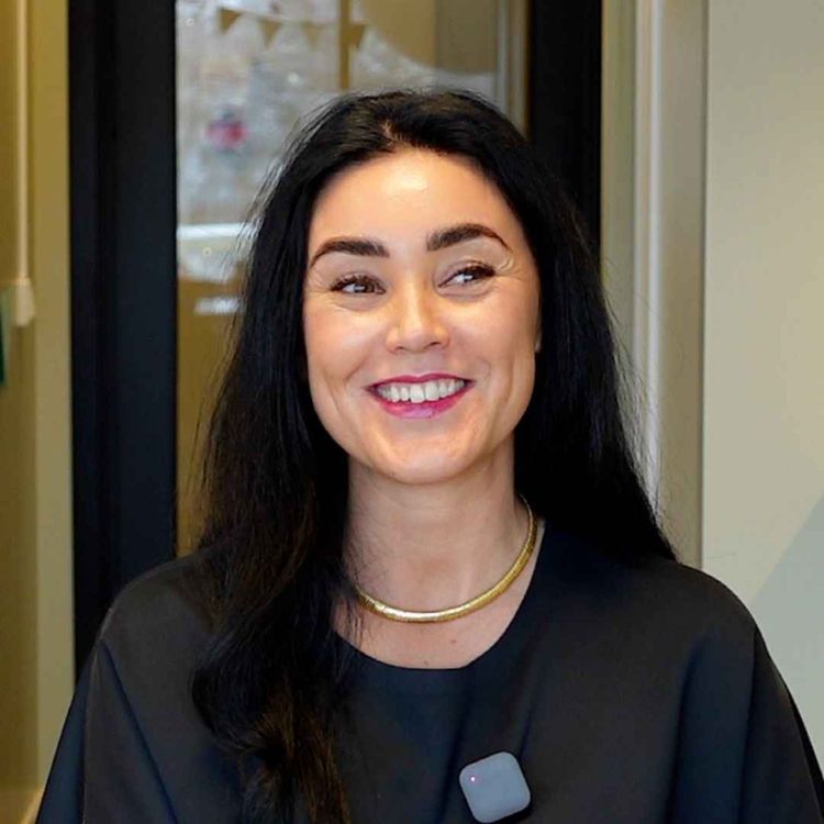 cover art for Simone Anzjøn Holbø / Overgangsalderen – Hva, hvorfor og hvordan takle den?