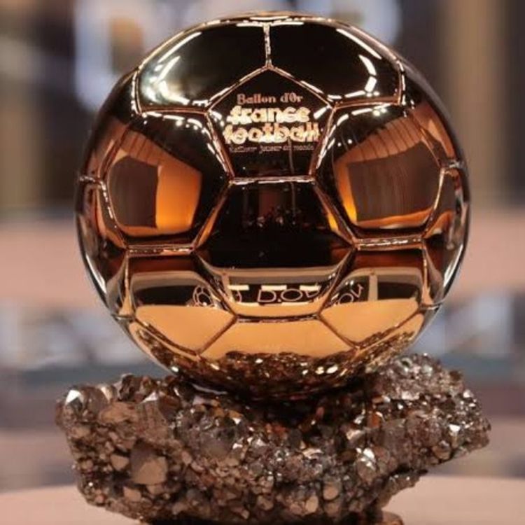 cover art for #35 - Bola de Ouro: Histórico e Cancelamento em 2020