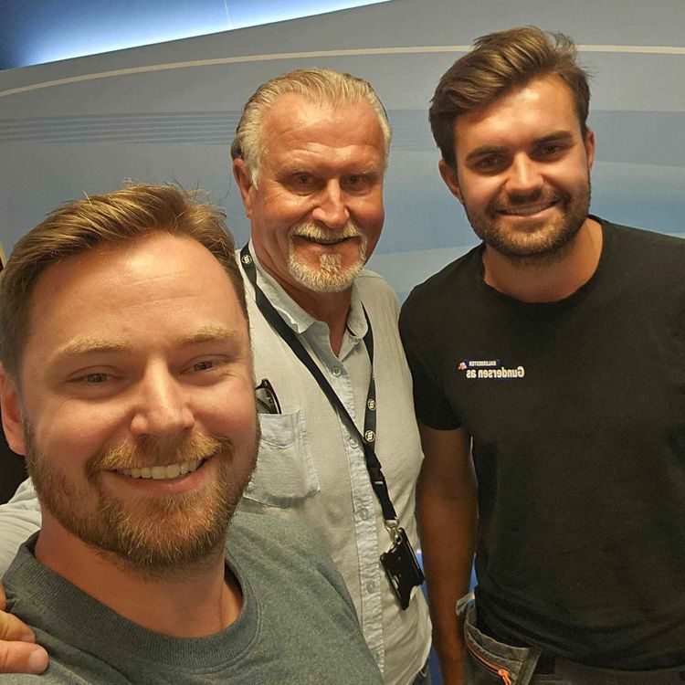 cover art for Latterkrampe: Kasper løfter opp og river ned lagkamerat