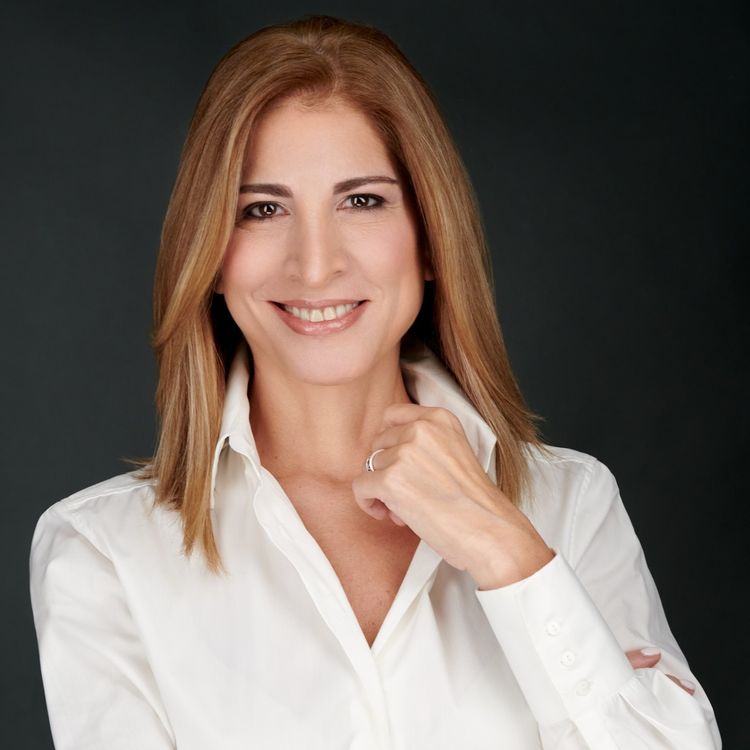 cover art for Inmigración al dia: Cómo solicitar a una pareja, los consulados abiertos y otros temas migratorios