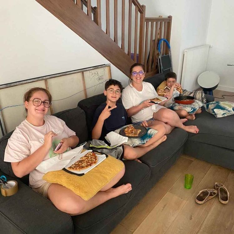 cover art for [BONUS] Échanges de messages vocaux entre Laurie et Anne-Fleur avant de partir aux Etats-Unis