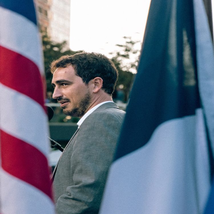 cover art for [BONUS] Les fire questions d'Adrien Frier, le Consul Général de France à Los Angeles