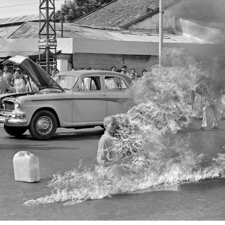 cover art for C'est arrivé le 11 juin 1963 : immolation par le feu du moine bouddhiste Thich Quang Duc