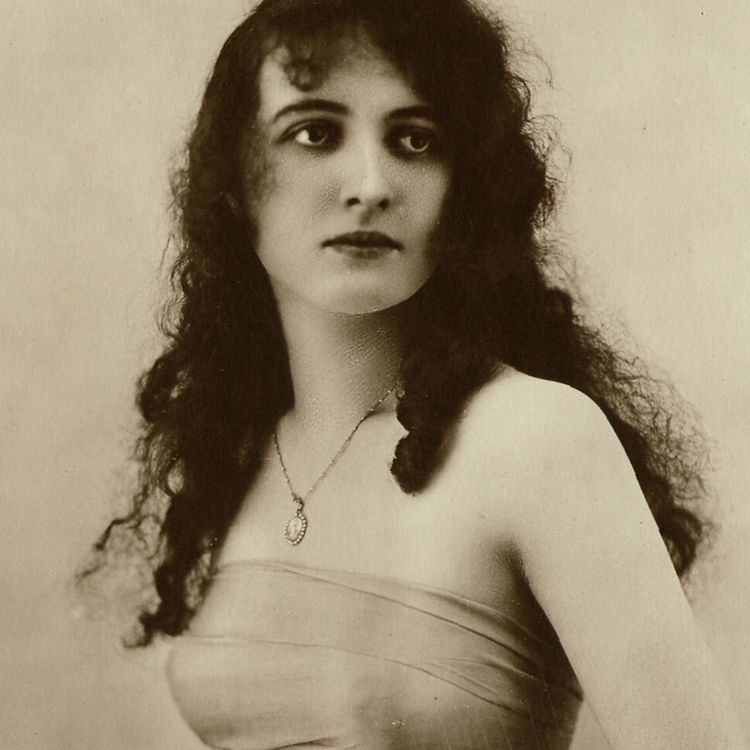 cover art for C'est arrivé le 10 mai 1920 : naissance du concours Miss France