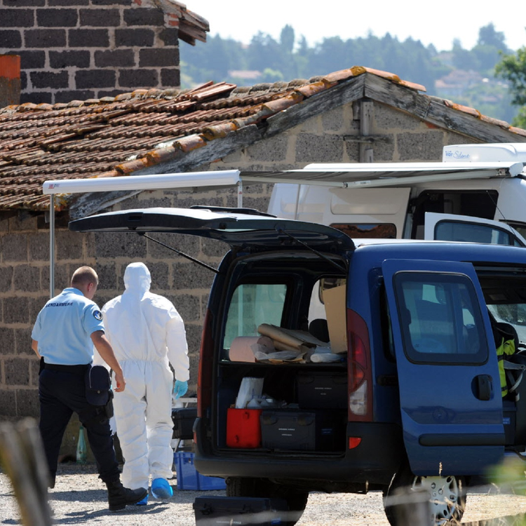 cover art for Toujours aucune trace du meurtrier d'Annie Toinon