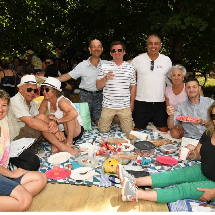 cover art for Pique-nique des célibataires à Lyon: ils sont venus chercher l'amour