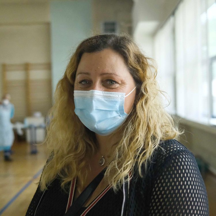 cover art for Covid-19 : la proviseure Béatrice Chirouze évoque les cas positifs au lycée Bérard