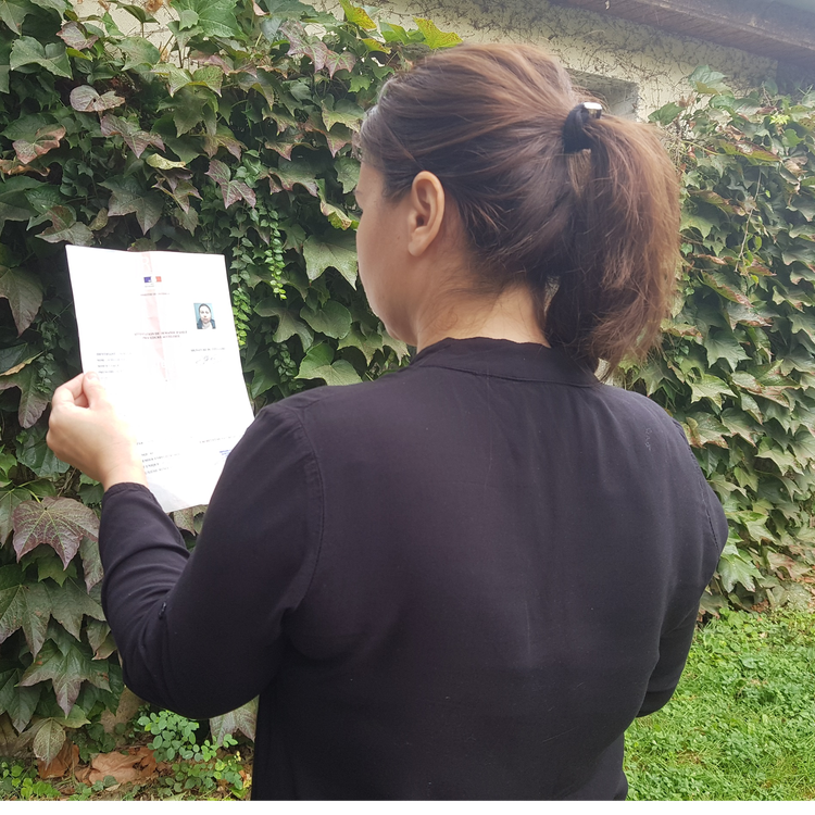 cover art for Acet Oussamova, une mère de famille tchétchène hébergée à Dole et menacée d’expulsion